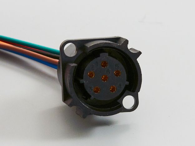 Picture of BB-2590 Female Connector w/wires Black