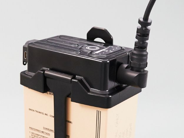 Picture of Pass-Thru Charger 12V 360° Exit