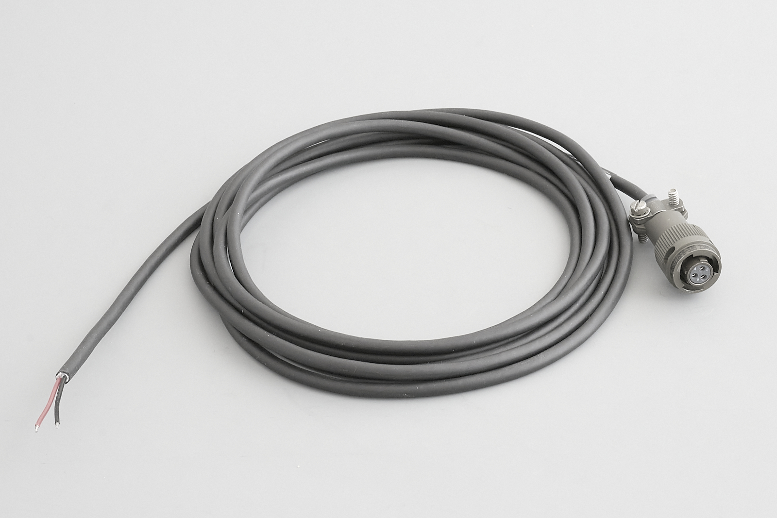 SupplyNet | Falcon II Female Speaker Power Cable, 9 Ft.