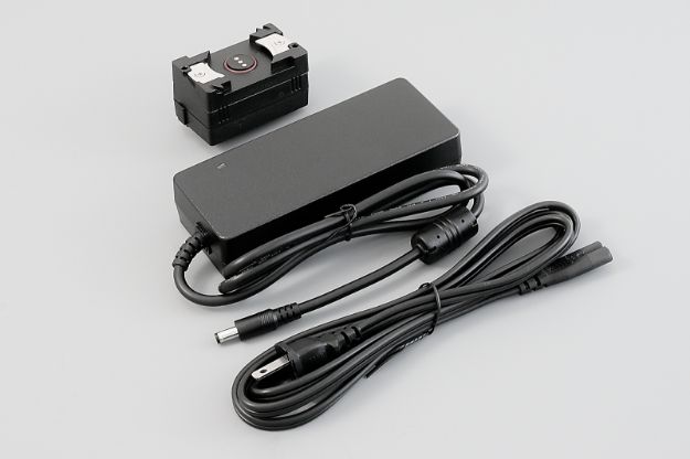 Picture of AN/PRC-152 Pass-Thru Charger w/AC Adapter (SN-90B12-P1M)