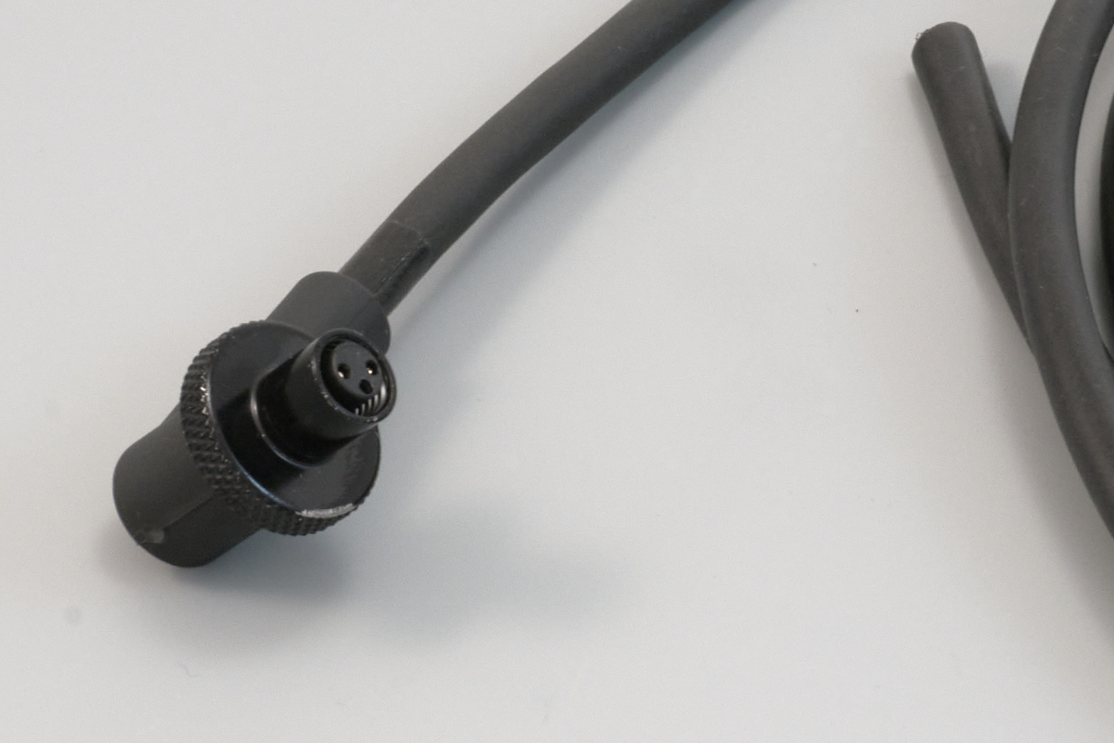 SupplyNet | DAGR 135° Angle Power Cable, 22 Ft. Dongle